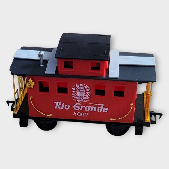 Scientific Toys Inc. Rio Grande G-Scale Battery Operated Toy Train Set Wt Signs - Picture 9 of 14